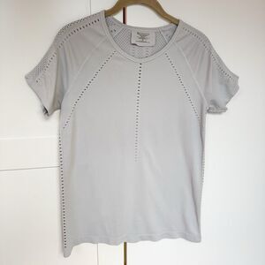 TWO! Athleta Foothill SEAMLESS Women’s‎ Perforated Short Sleeve Shirts MEDIUM